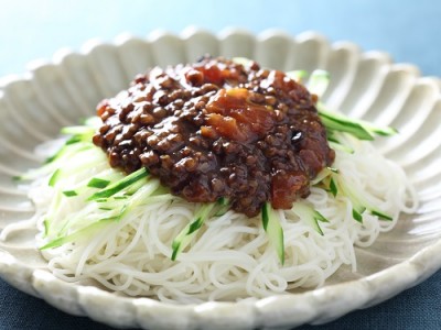 高きびのピリ辛ジャージャー麺